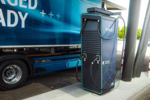 רכב כבד כסוללה ניידת: מה עומד מאחורי Vehicle-to-Grid בישראל?
